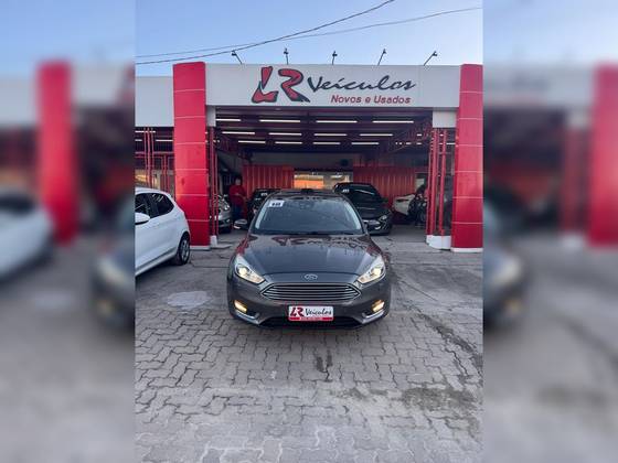 FORD FOCUS 2.0 SE PLUS FASTBACK 16V FLEX 4P POWERSHIFT